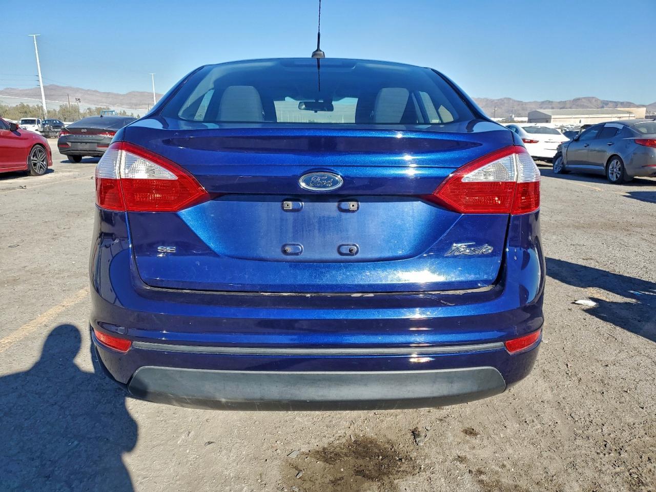 2016 Ford Fiesta Se - Фото 6