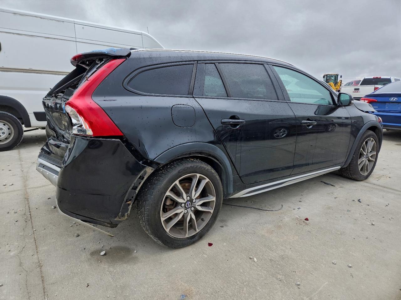 2015 Volvo V60 Cross Country Premier - Фото 3