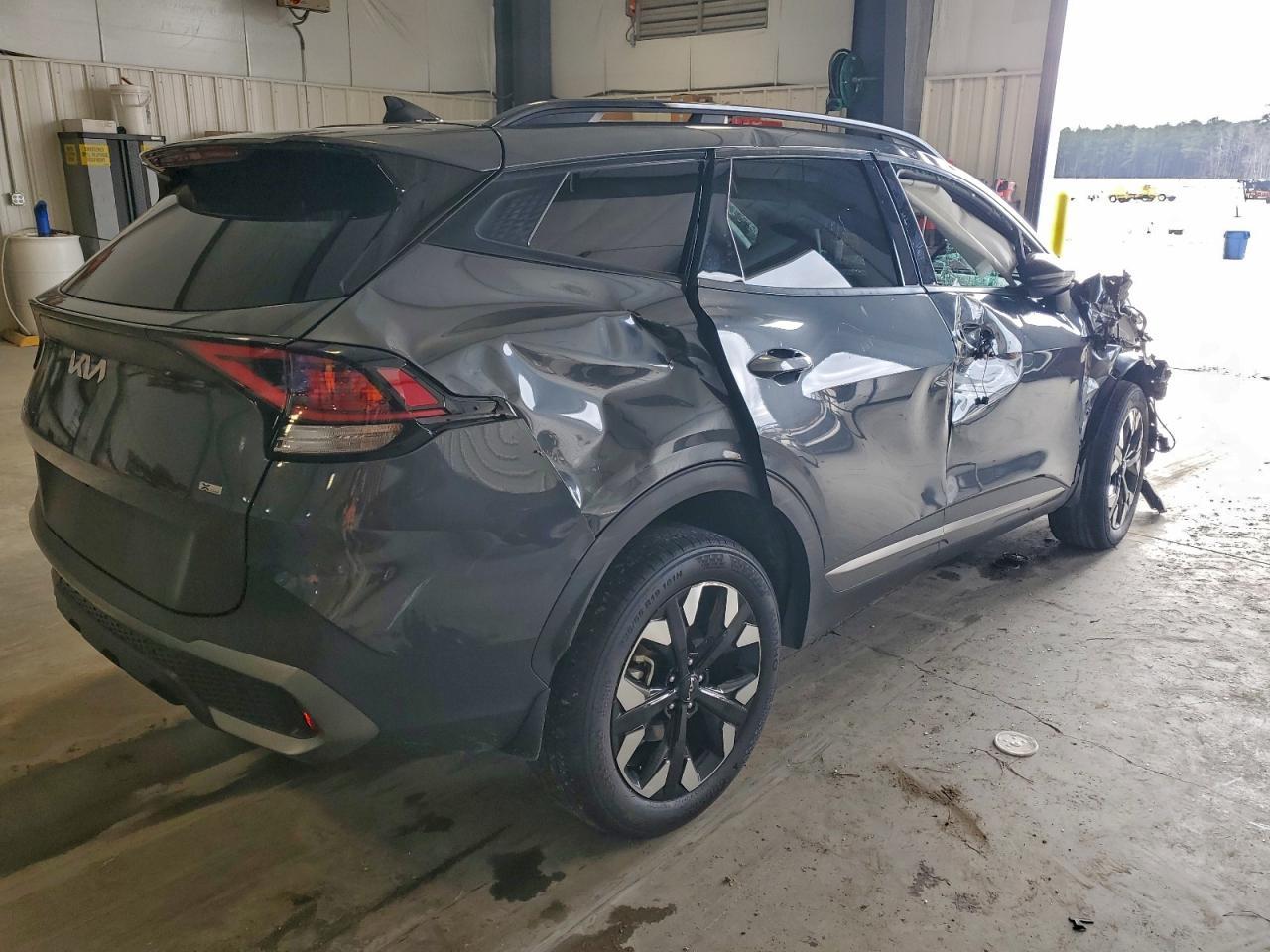 2023 Kia Sportage X Line - Image 3