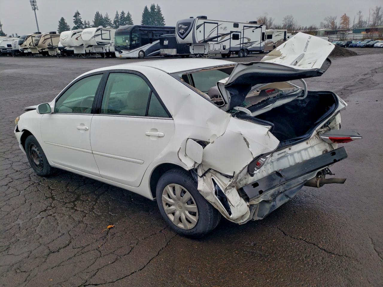 2005 Toyota Camry Le - Image 2