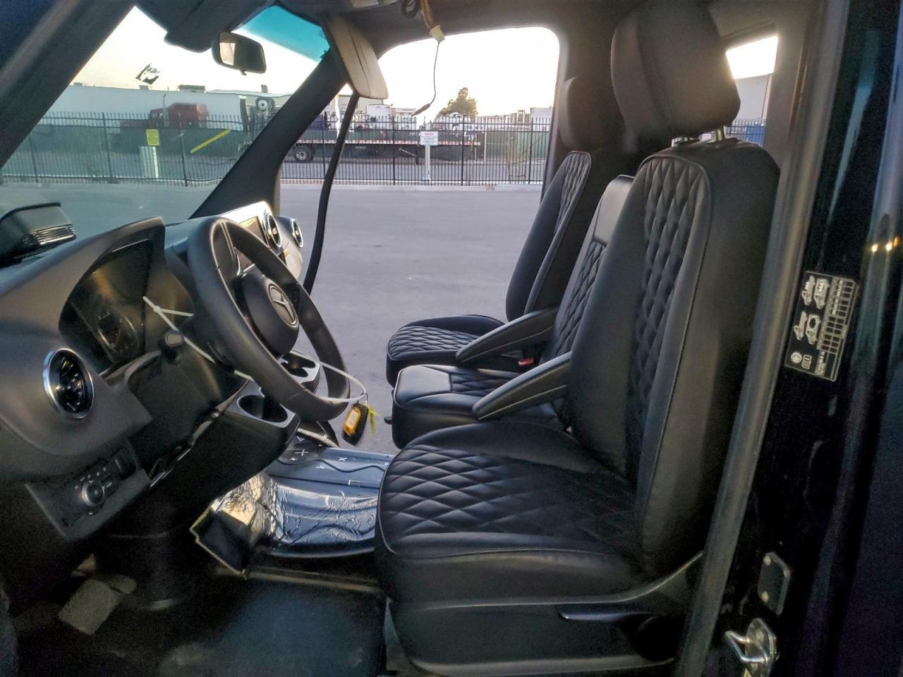 2025 Mercedes-Benz Sprinter 3500 - Image 7