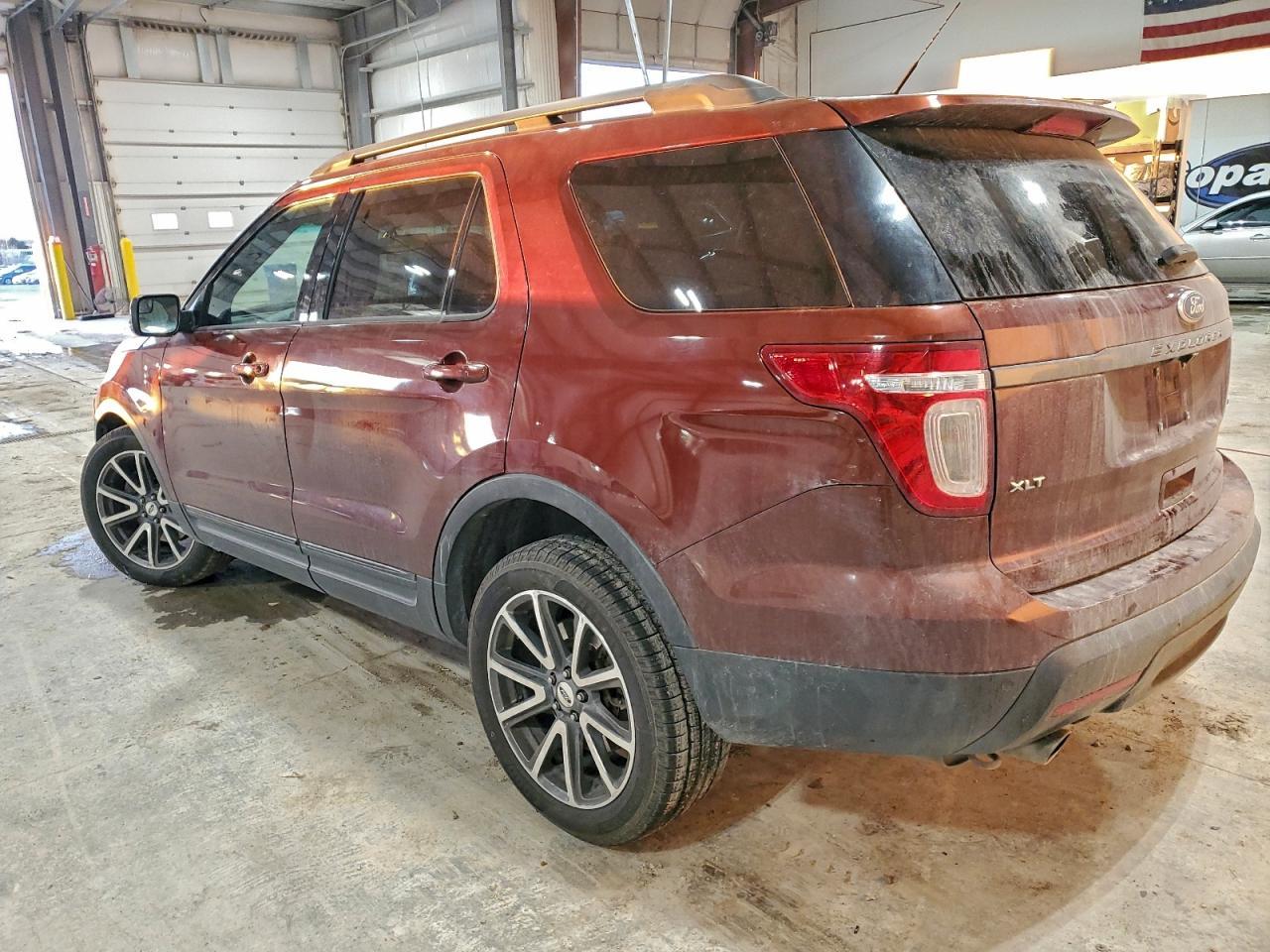 2015 Ford Explorer Xlt - Фото 2