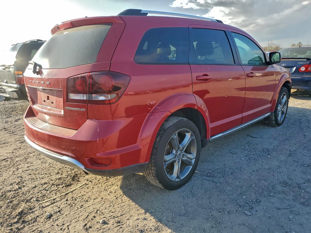 2018 Dodge Journey Crossroad - Image 3