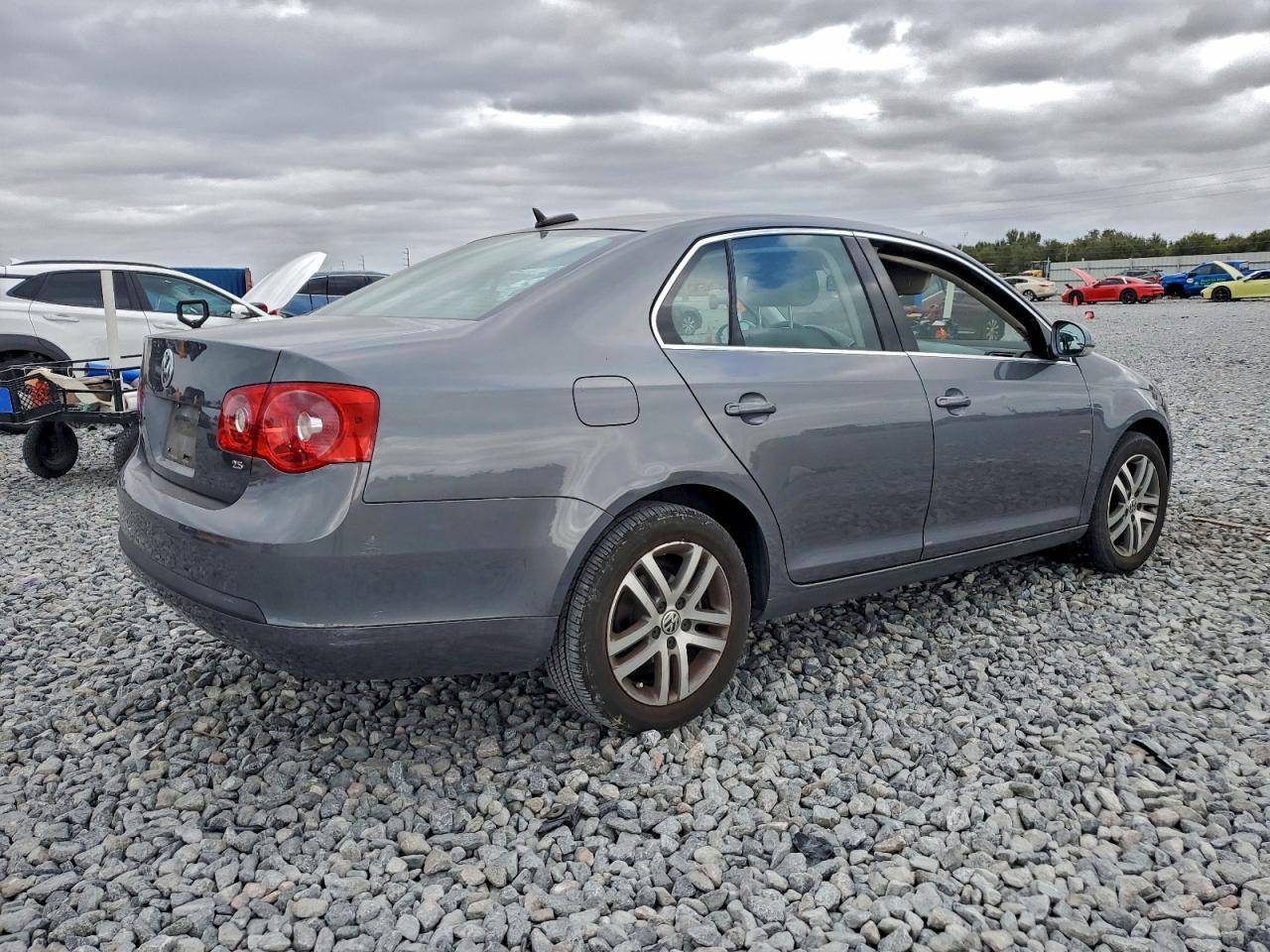 2005 Volkswagen New Jetta 2.5L Option Package 1 - Фото 3