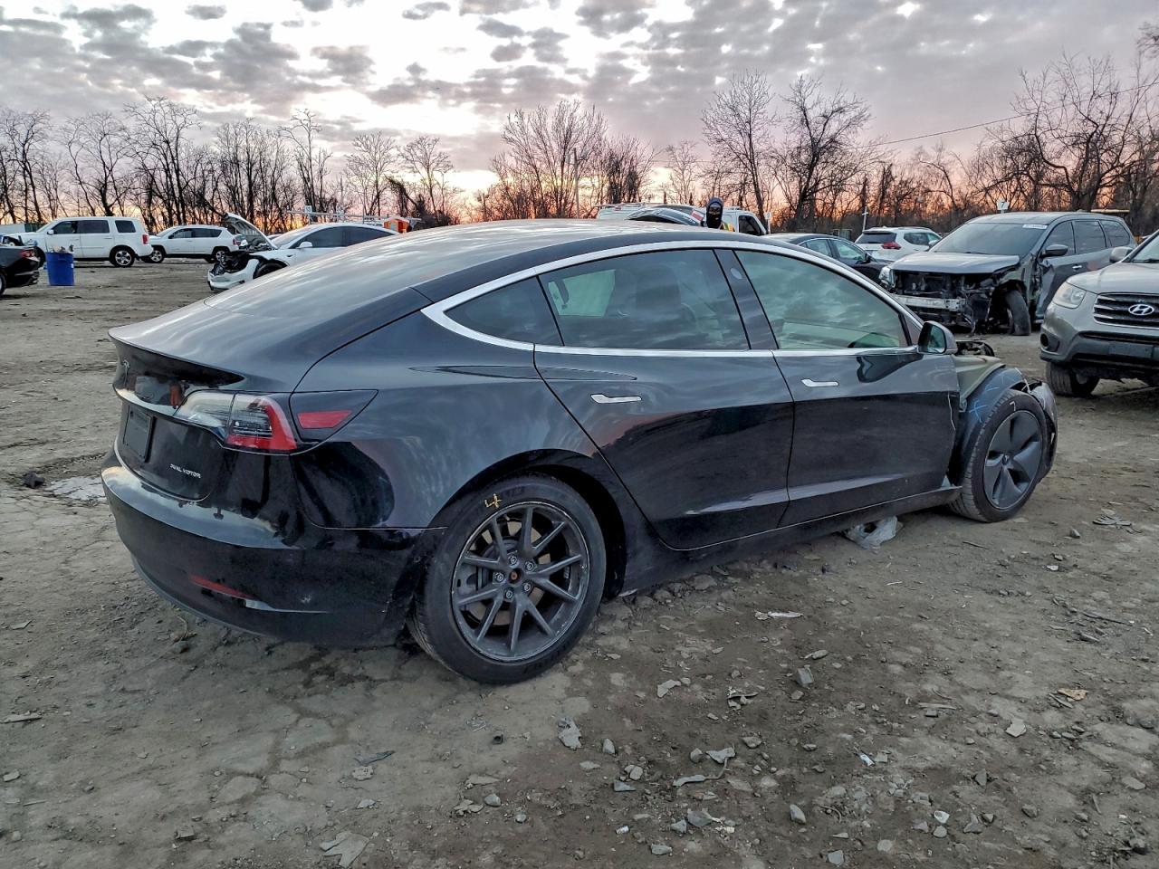 2019 Tesla Model 3 - Image 3