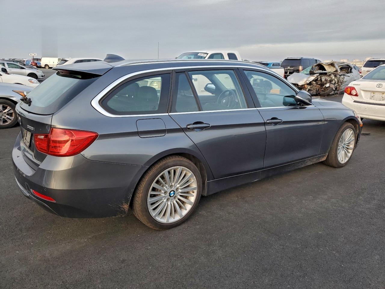 2014 BMW 328 Xi - Image 3