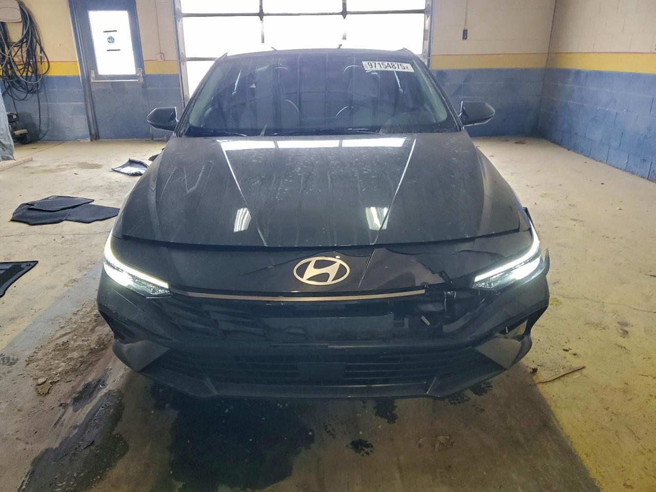 2025 Hyundai Elantra Limited - Фото 5