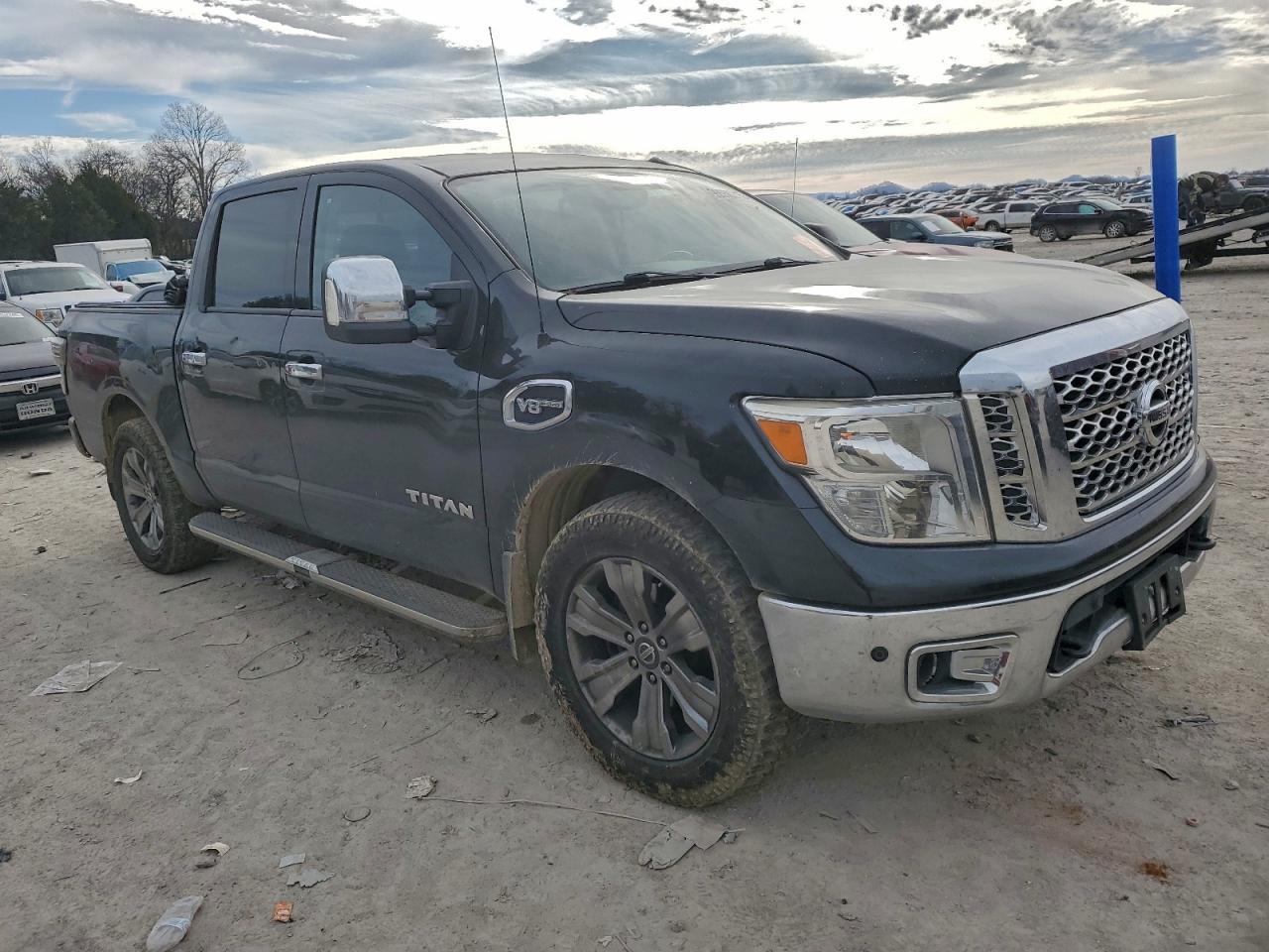 2017 Nissan Titan Sv - Фото 4