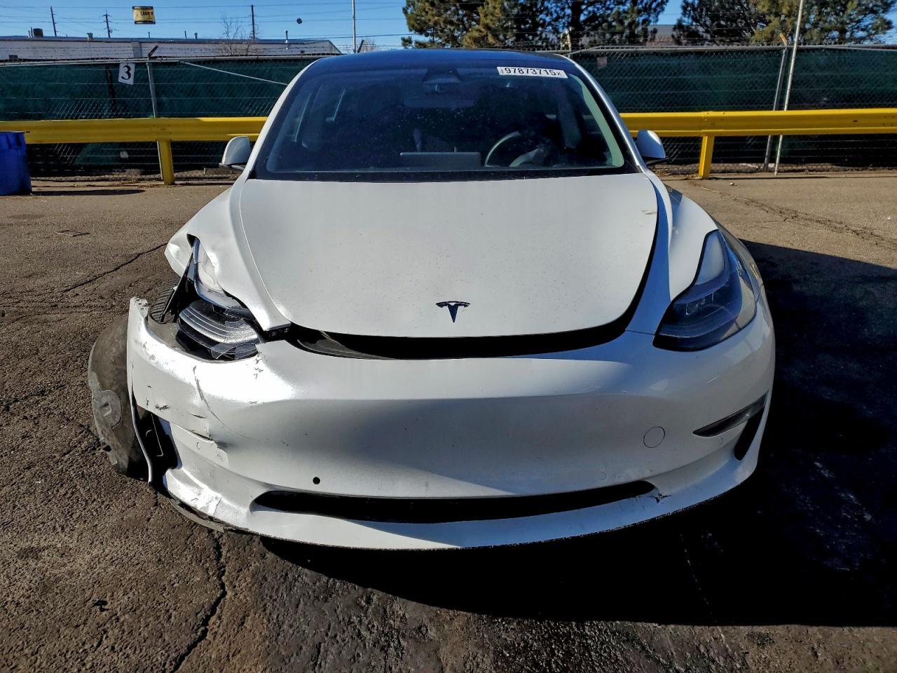 2022 Tesla Model 3 - Image 5