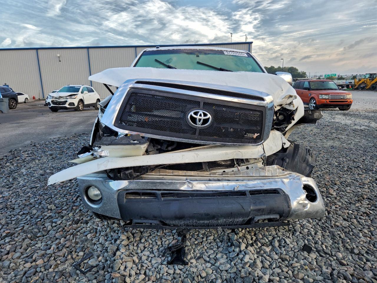 2012 Toyota Tundra Crewmax Sr5 - Image 5
