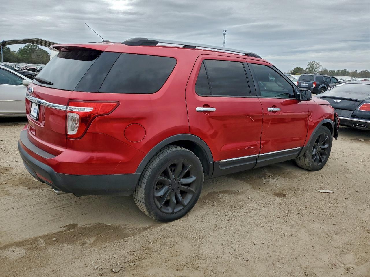 2012 Ford Explorer Xlt - Image 3