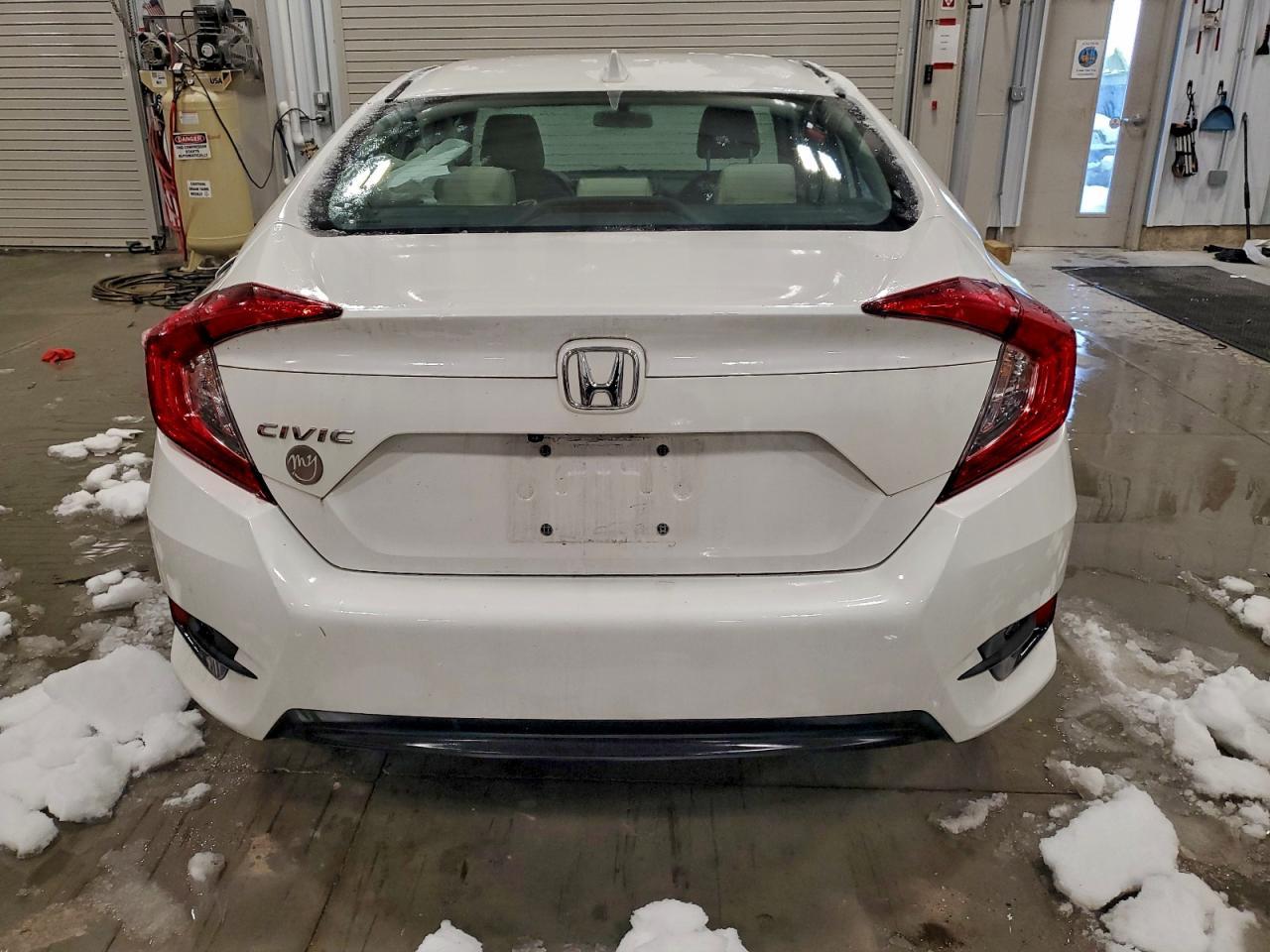 2018 Honda Civic Ex - Image 6