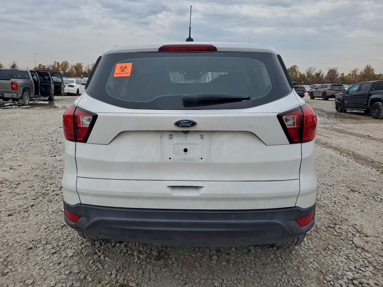 2019 Ford Escape S - Фото 6