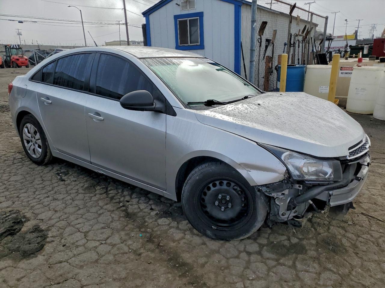 2014 Chevrolet Cruze Ls - Image 4