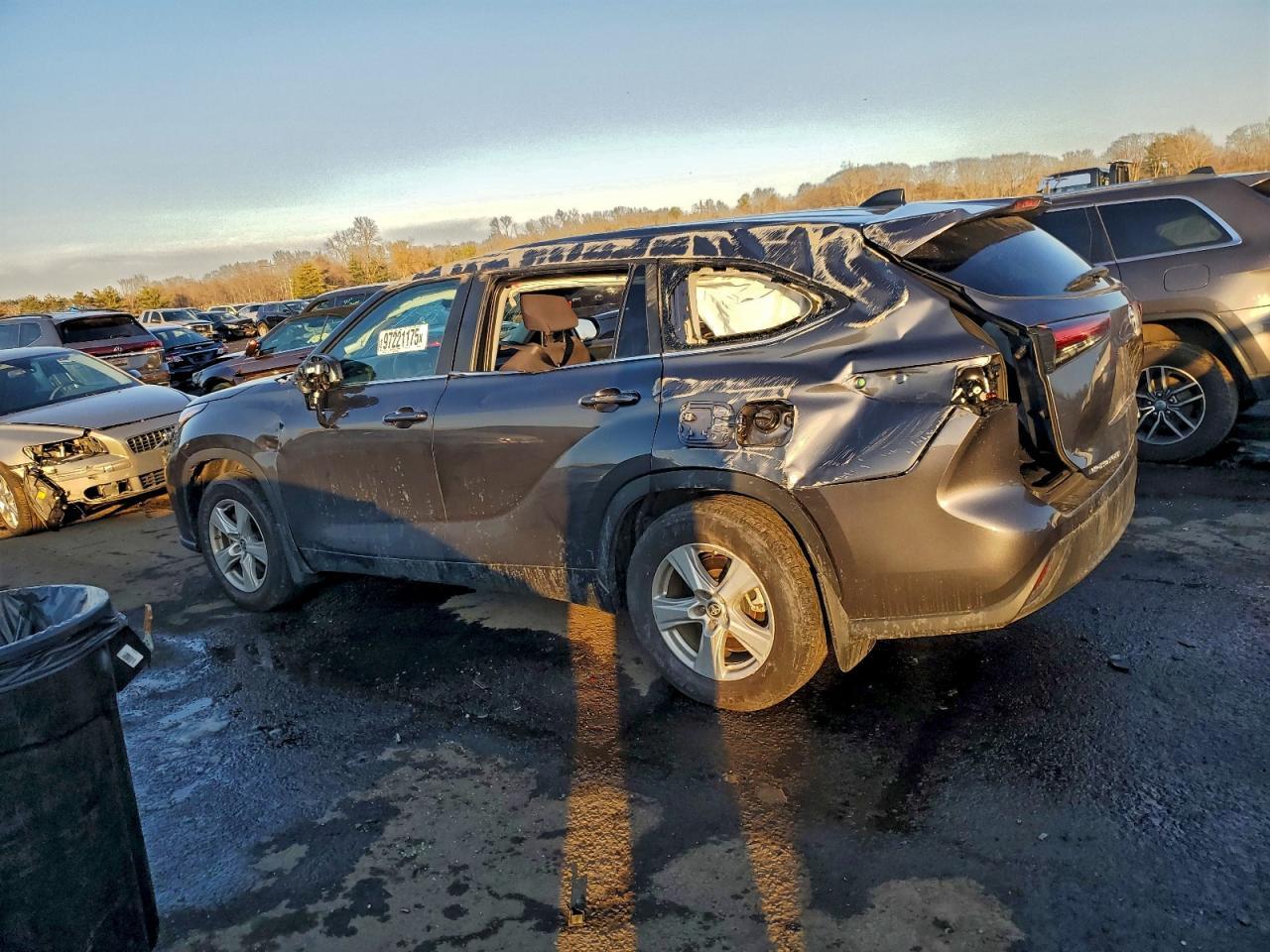 2024 Toyota Highlander Le - Фото 2