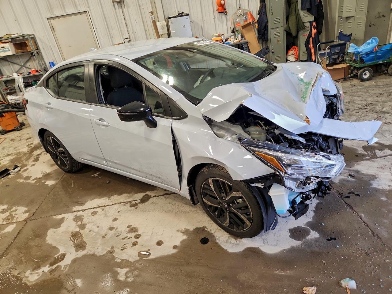 2025 Nissan Versa Sr - Фото 4