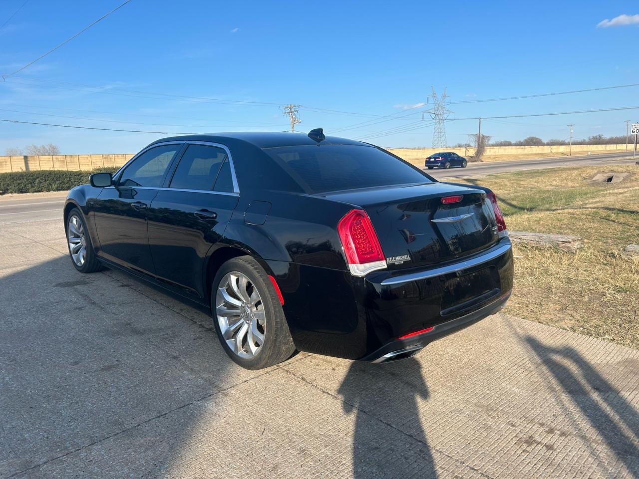 2019 Chrysler 300 Touring - Фото 3