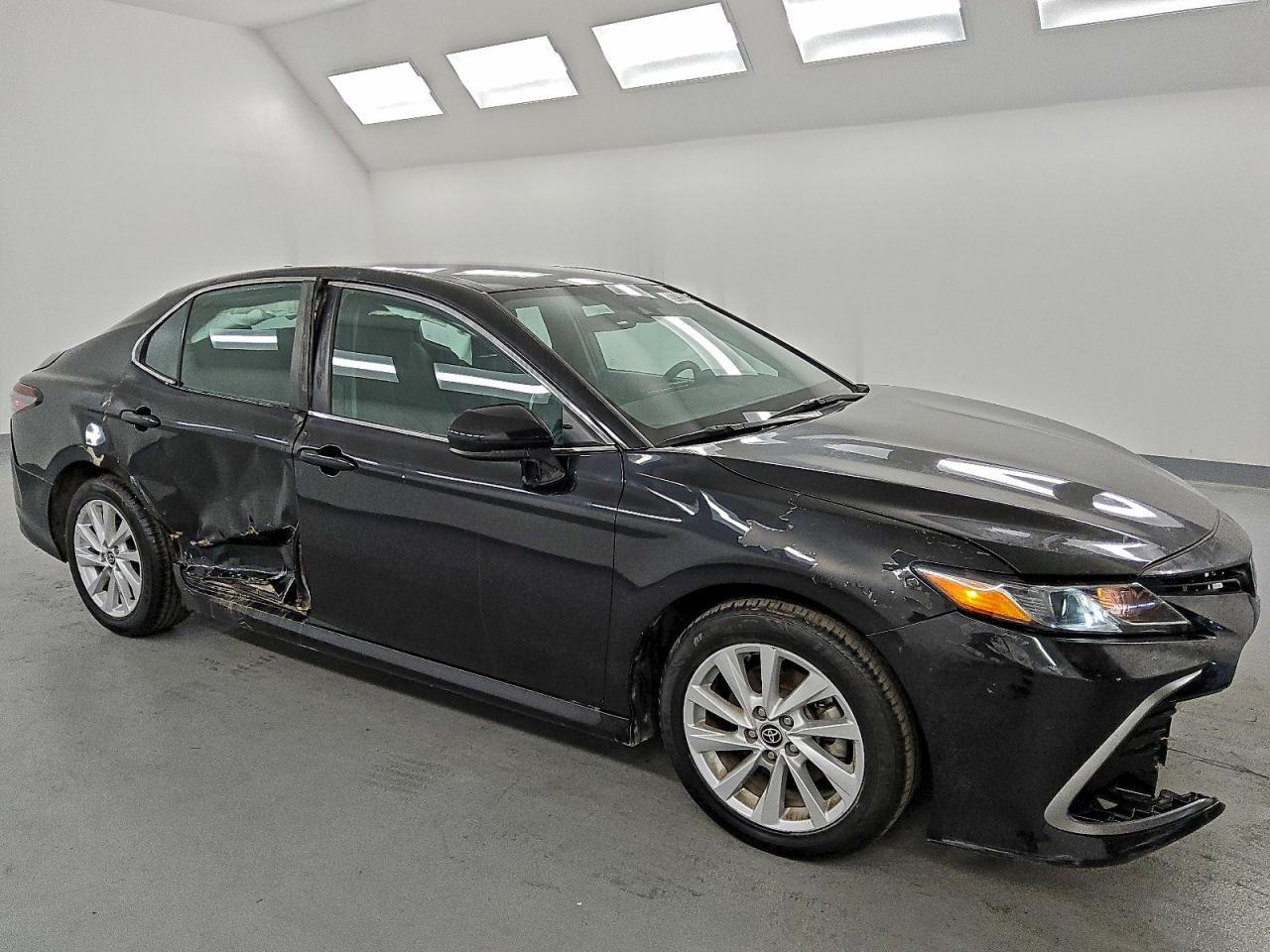 2022 Toyota Camry Le - Image 4