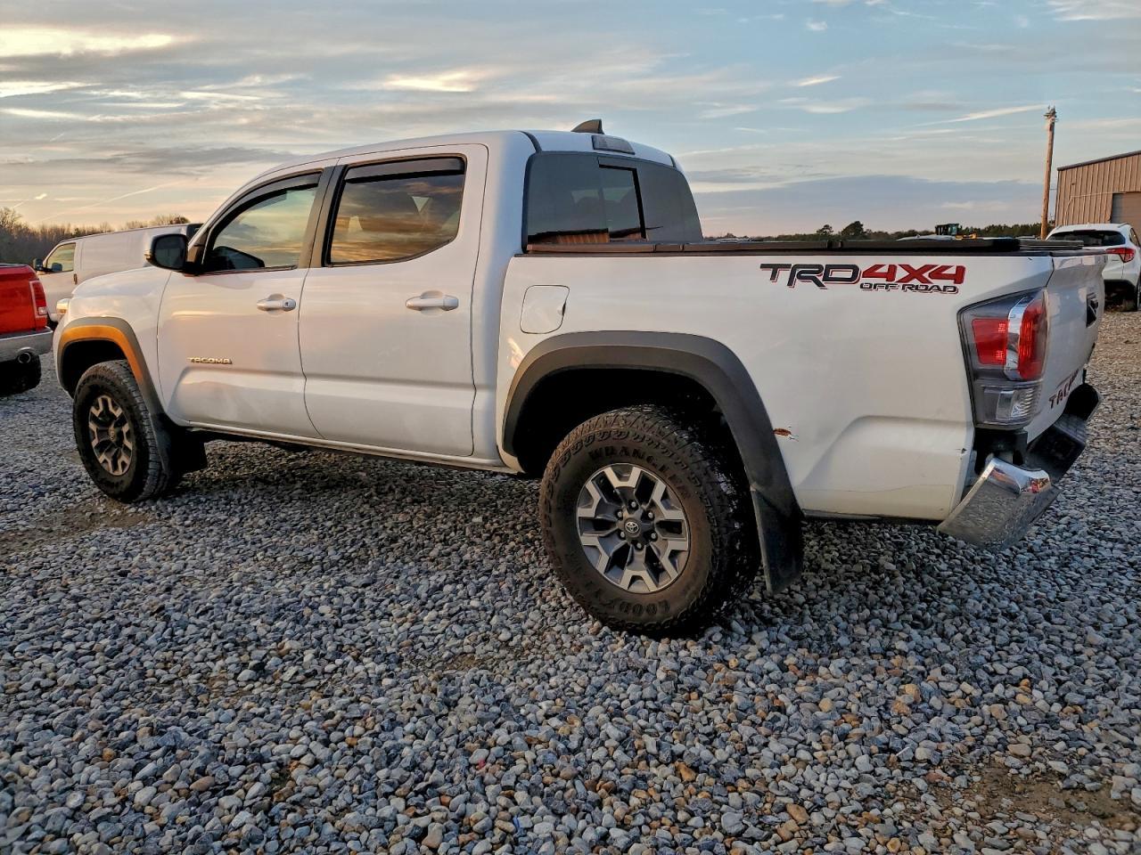 2023 Toyota Tacoma Double Cab - Фото 2