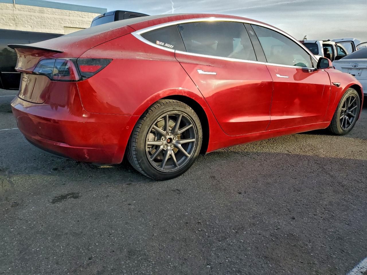 2018 Tesla Model 3 - Image 3