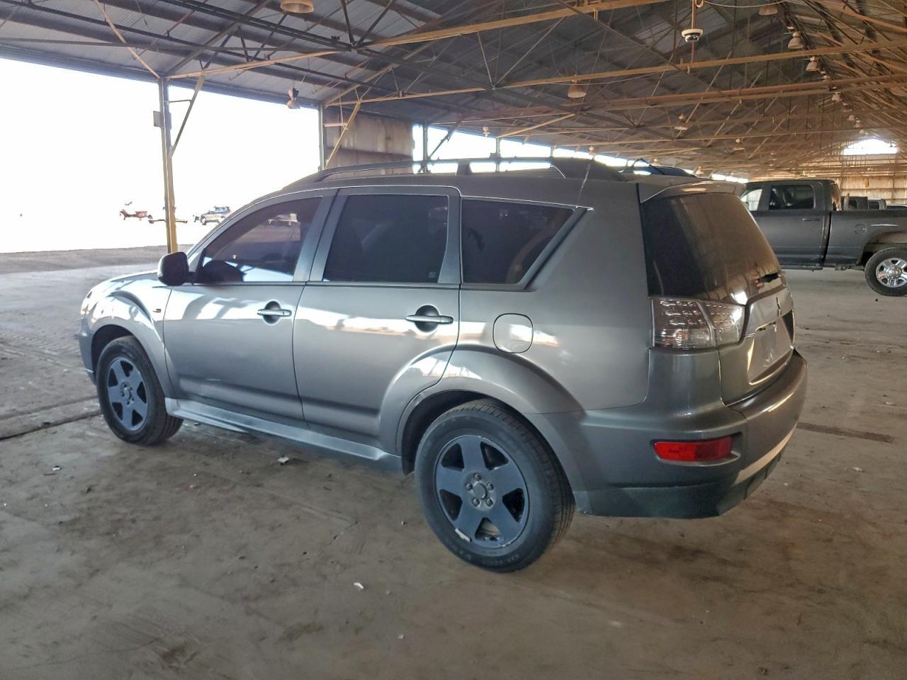 2011 Mitsubishi Outlander Es - Фото 2