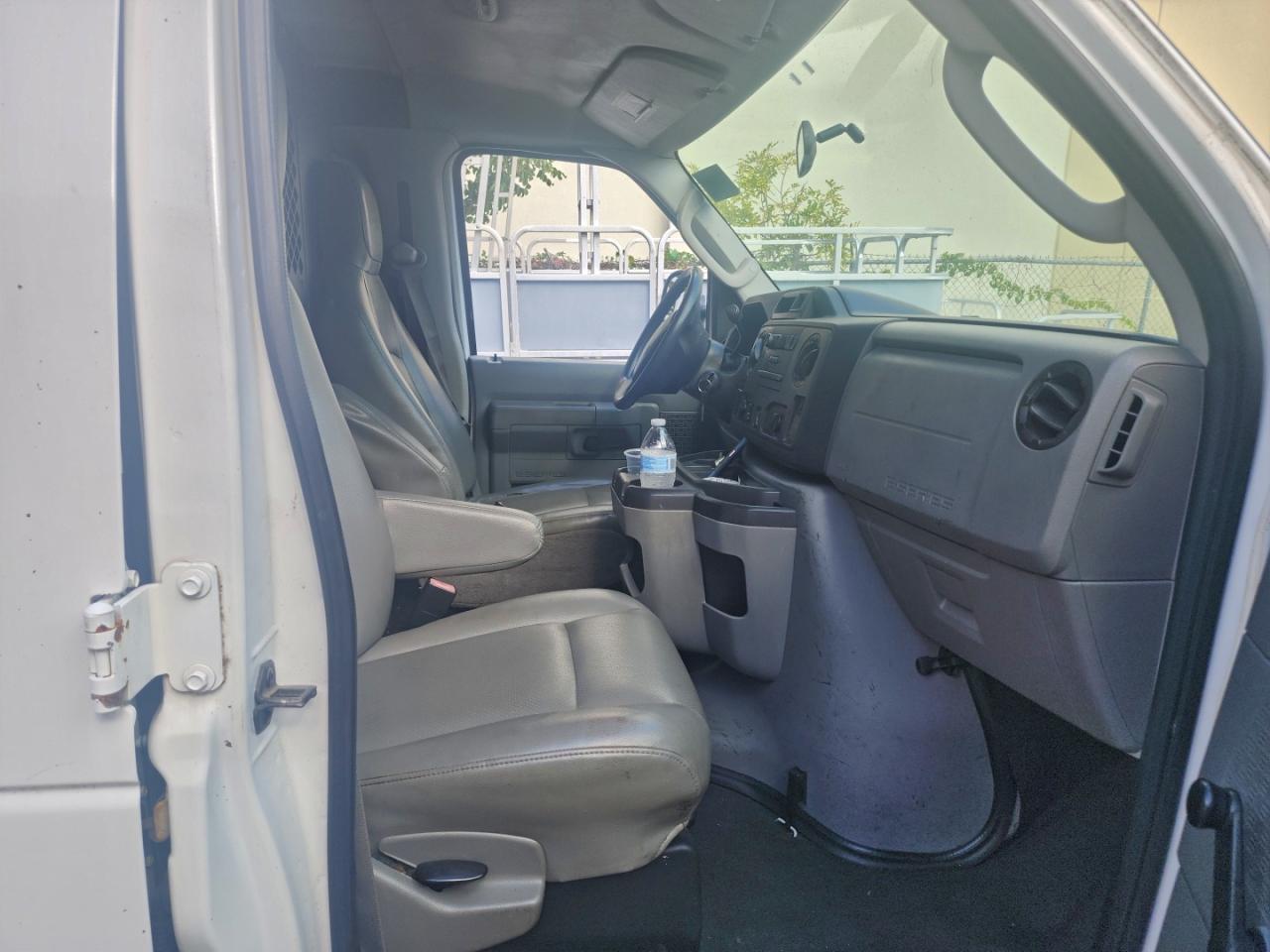 2009 Ford Econoline E350 Super Duty Van - Image 5