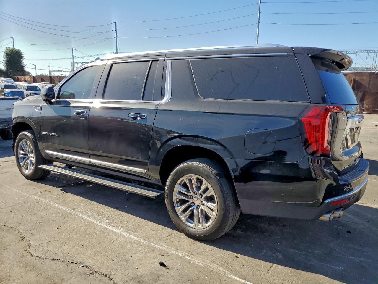 2023 GMC Yukon Xl Denali - Фото 2