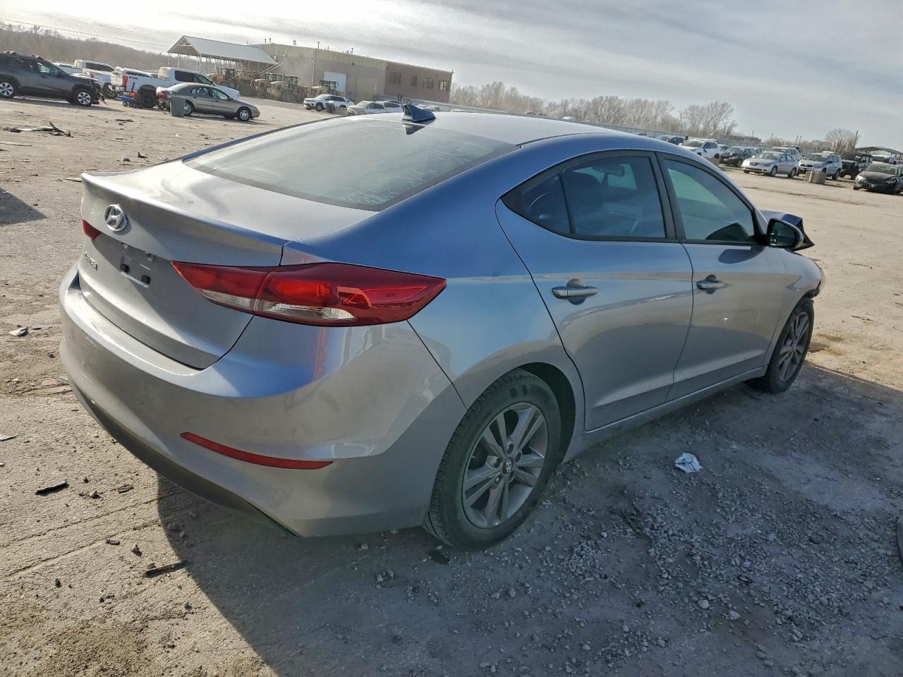 2017 Hyundai Elantra Se - Фото 3