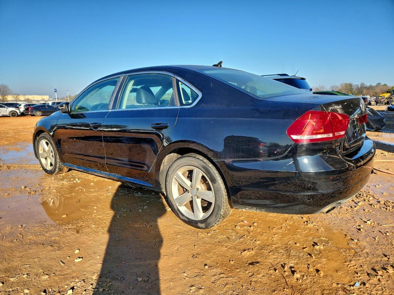 2013 Volkswagen Passat Se - Image 2