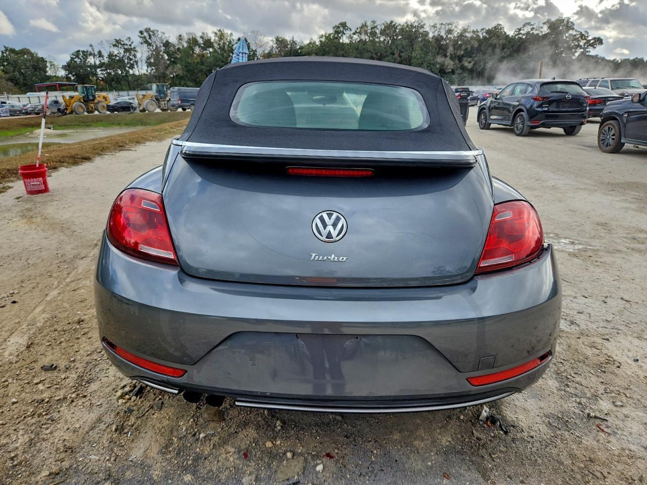 2019 Volkswagen Beetle S - Image 6