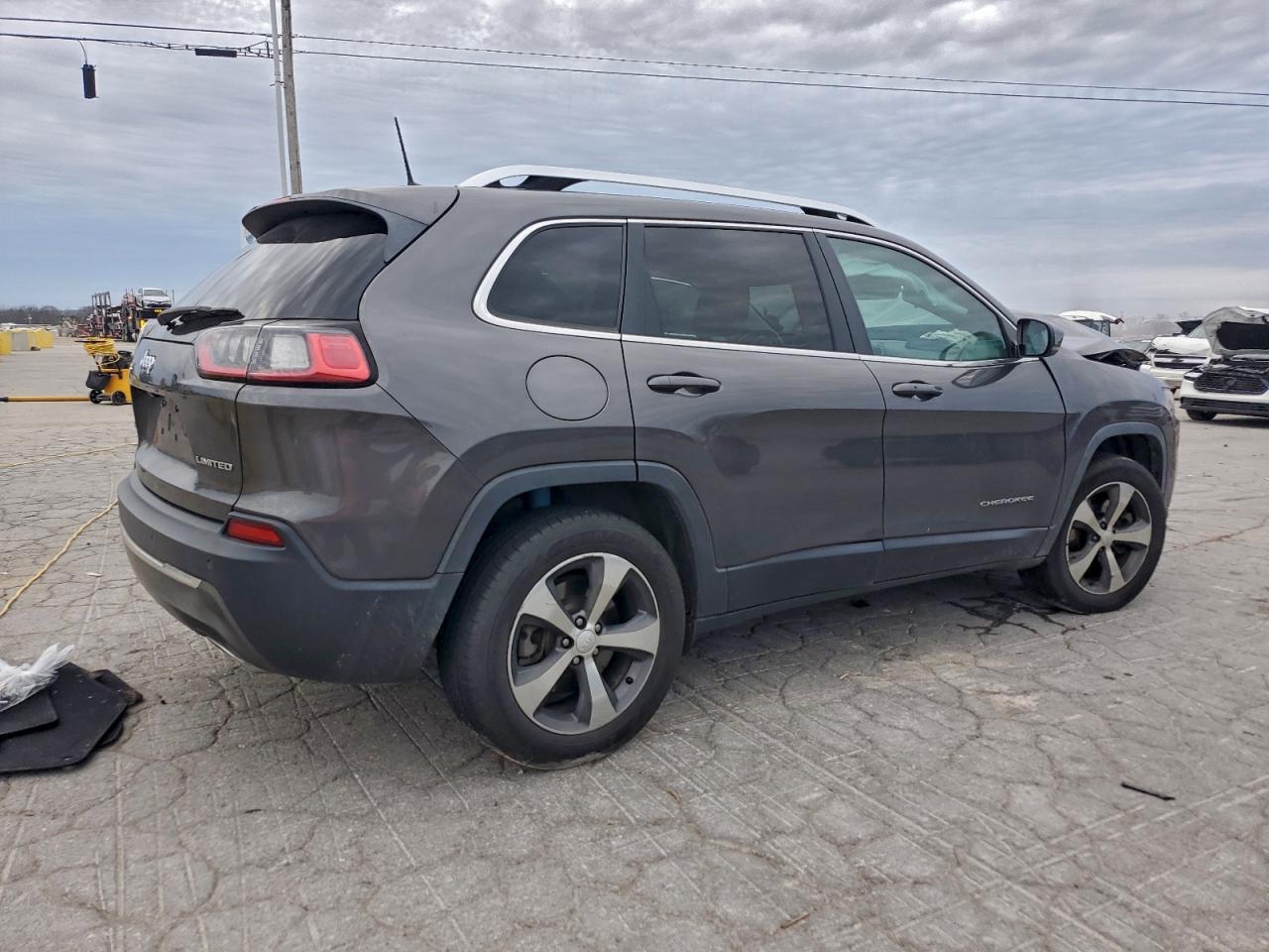 2019 Jeep Cherokee Limited - Image 3