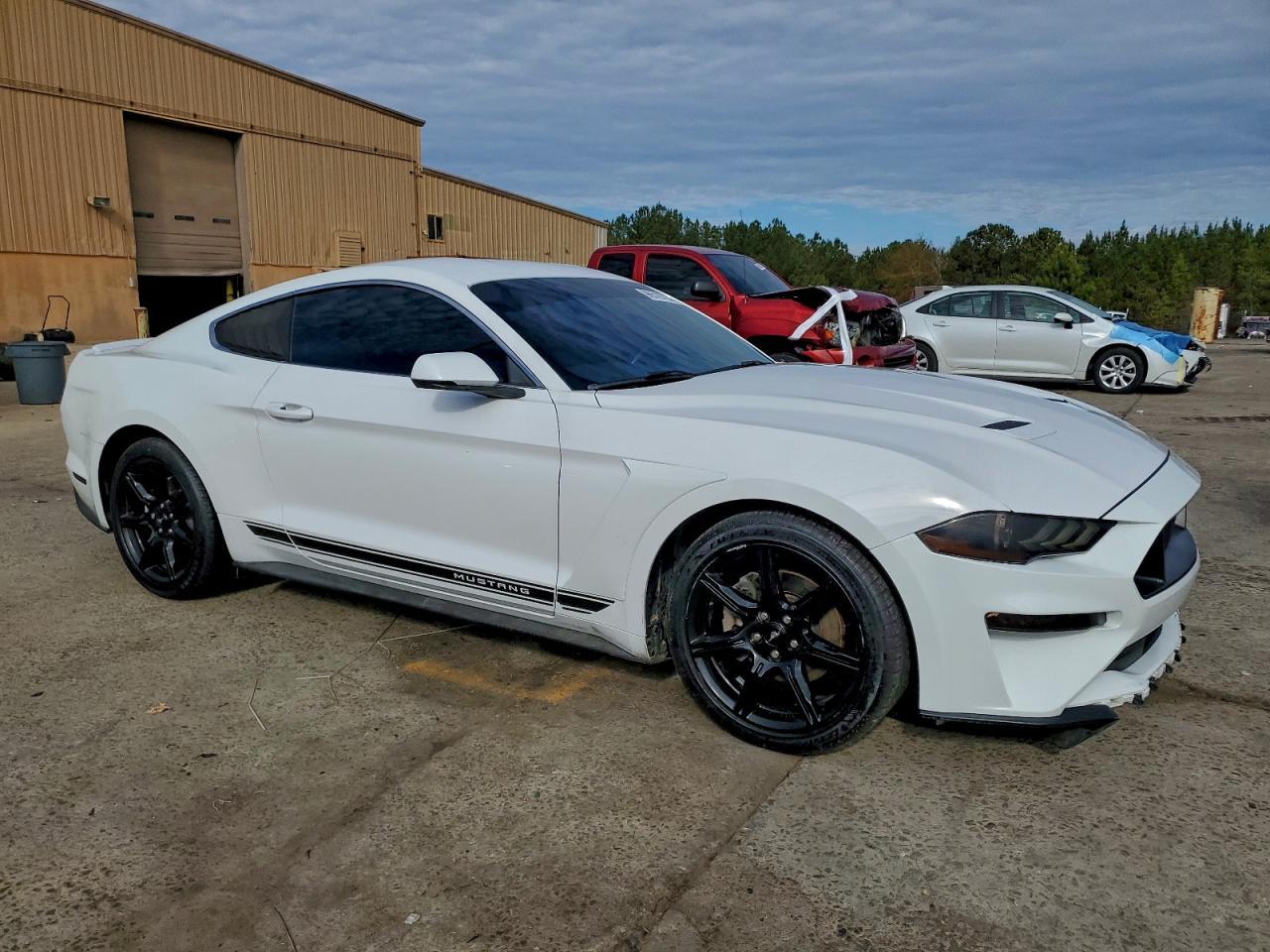 2019 Ford Mustang - Image 4