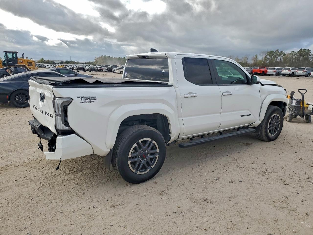2024 Toyota Tacoma Double Cab - Image 3