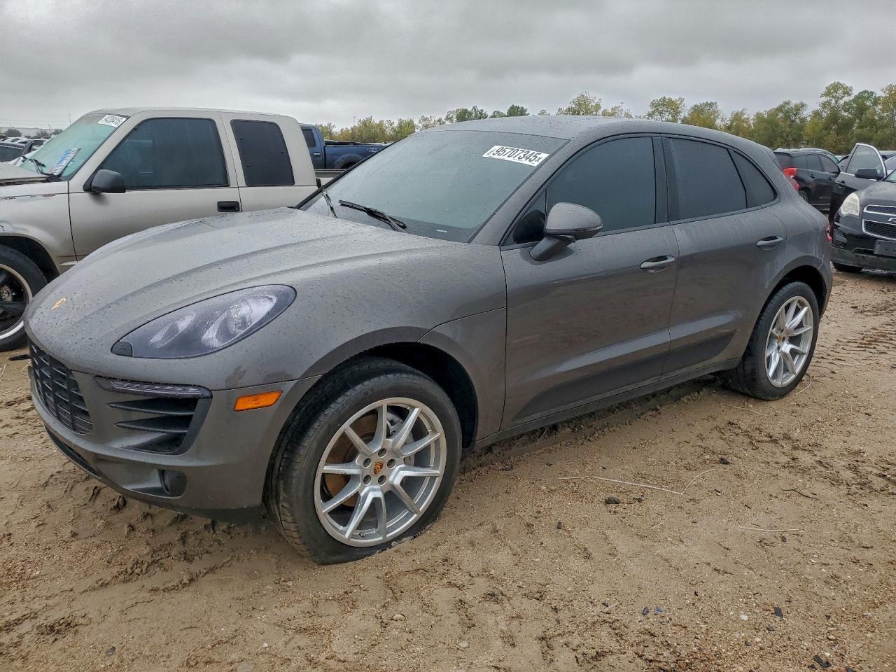 2016 Porsche Macan S