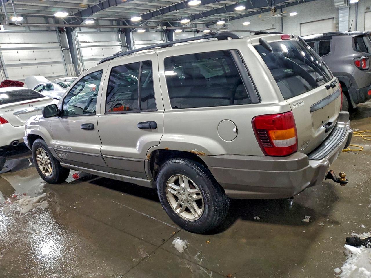 2003 Jeep Grand Cherokee Laredo - Image 2