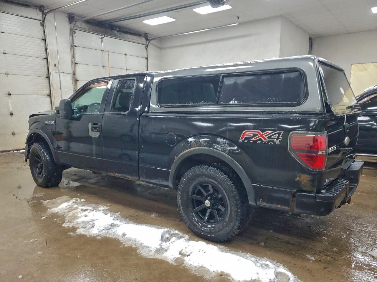 2013 Ford F150 Super Cab - Фото 2