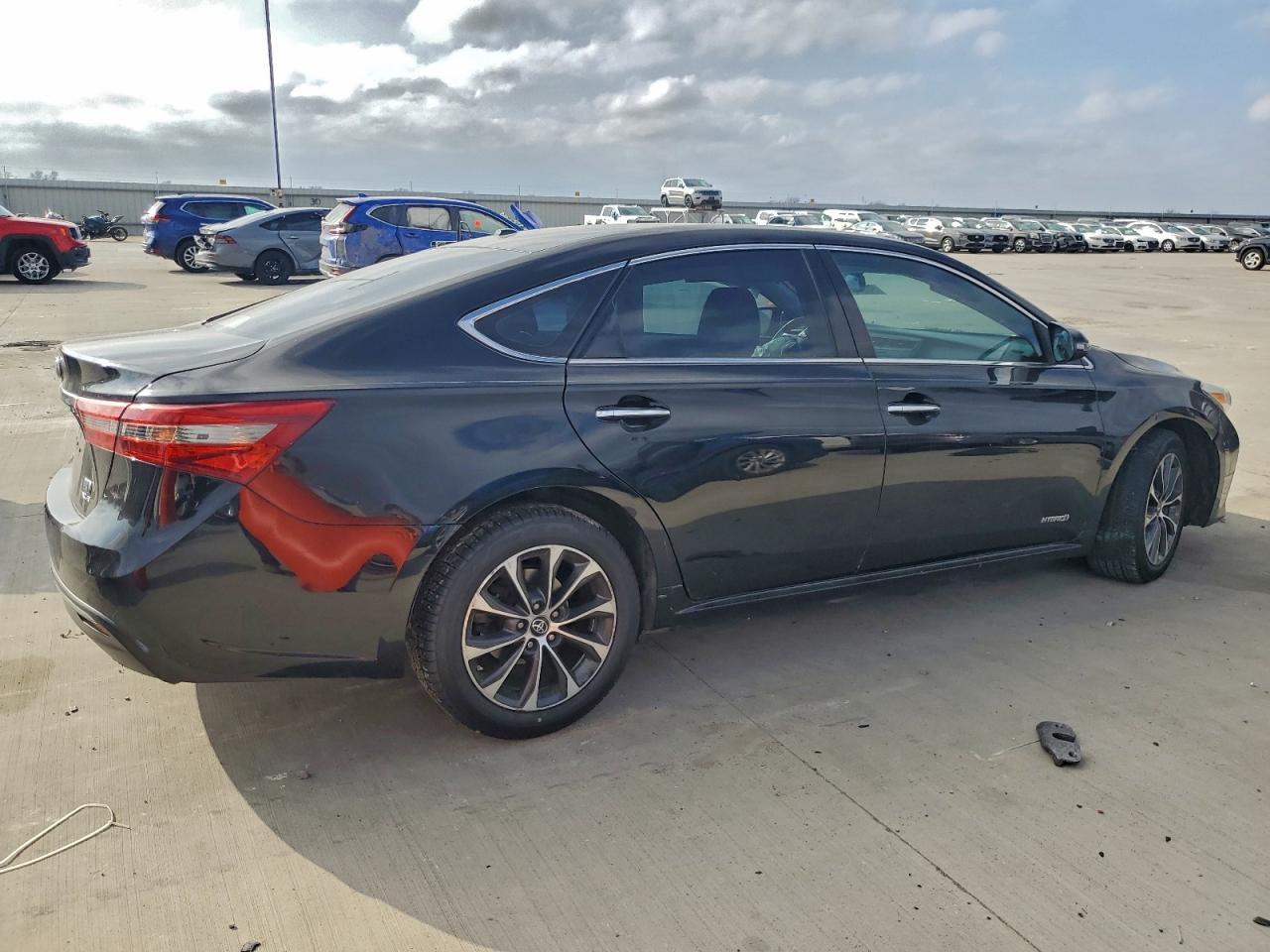 2016 Toyota Avalon Hybrid - Фото 3