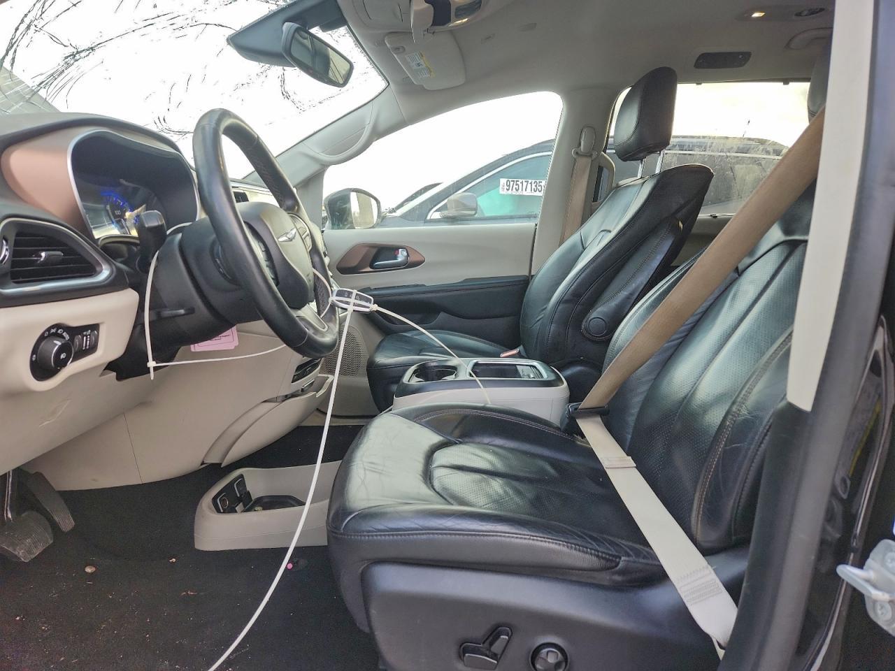 2018 Chrysler Pacifica Touring L Plus - Image 7