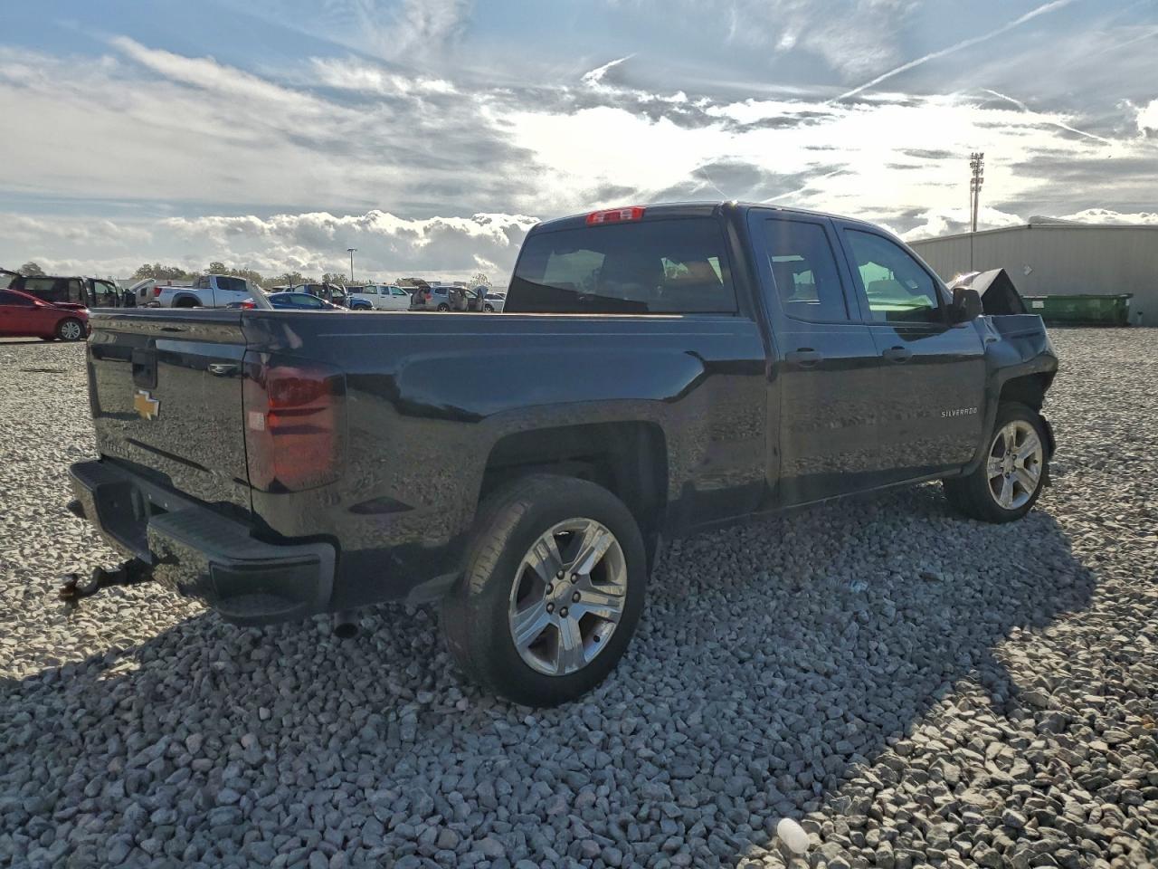 2016 Chevrolet Silverado C1500 Custom - Image 3
