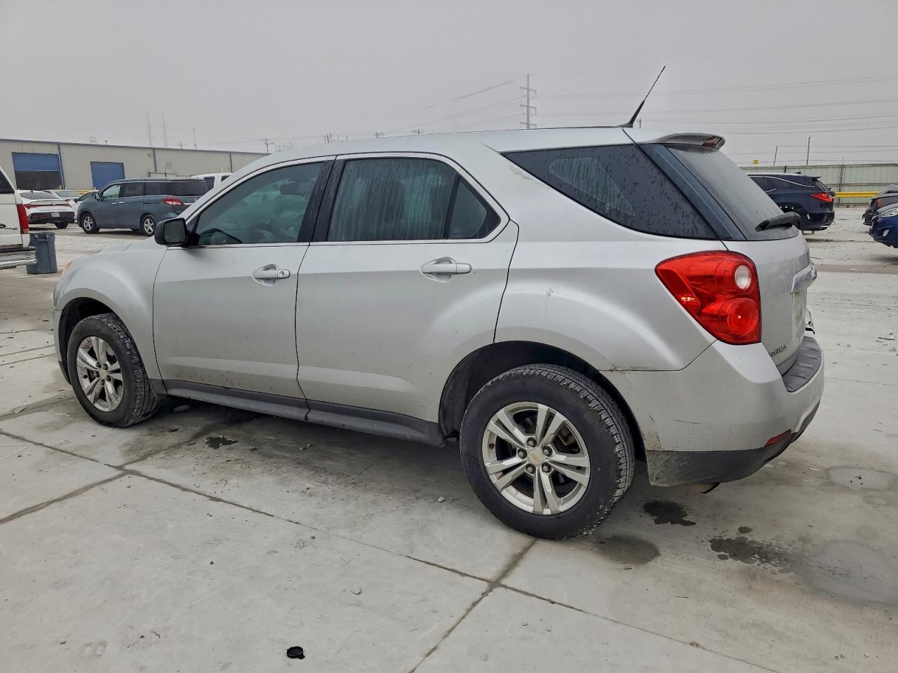 2011 Chev Equinox Ls - Image 2