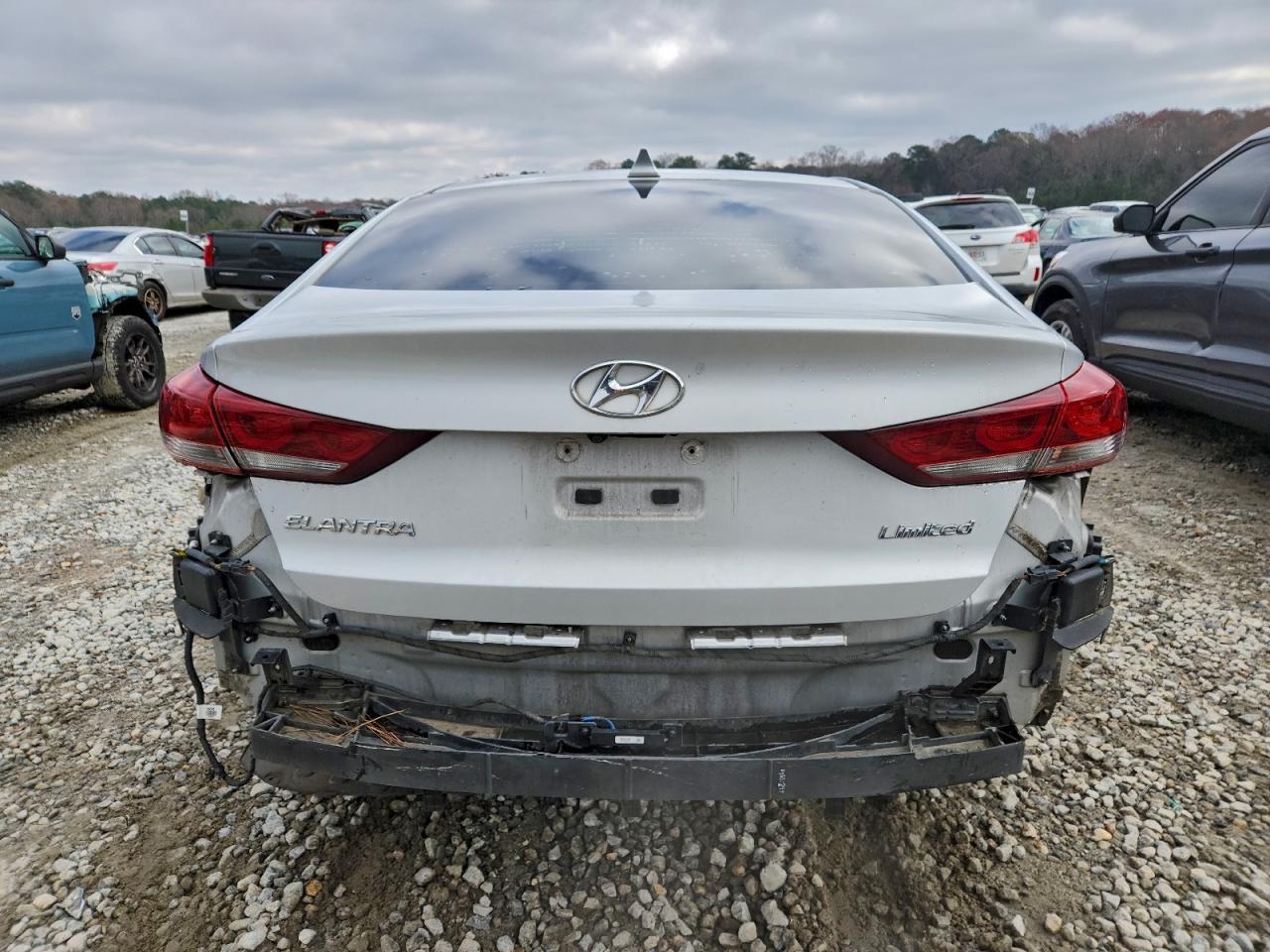 2017 Hyundai Elantra Se - Image 6