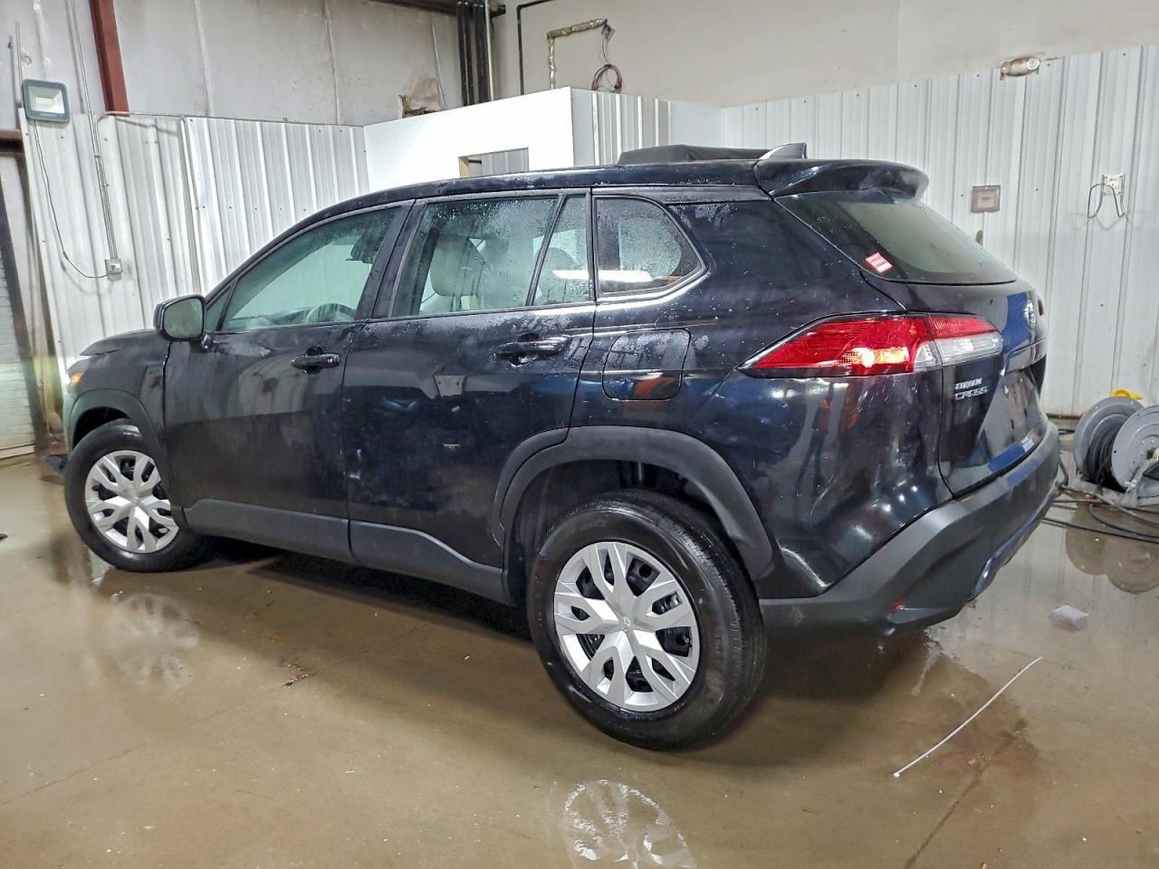 2023 Toyota Corolla Cross L - Фото 2