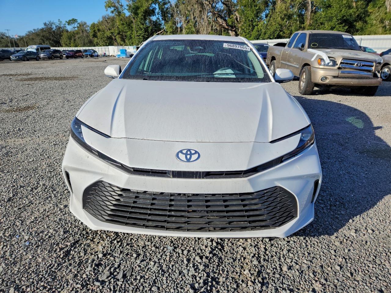 2025 Toyota Camry Xse - Image 5