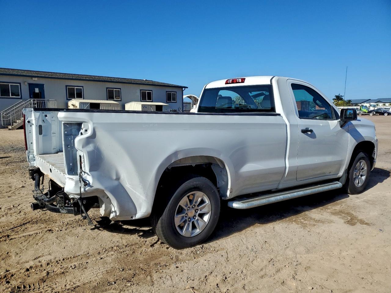 2024 Chevrolet Silverado C1500 - Фото 3