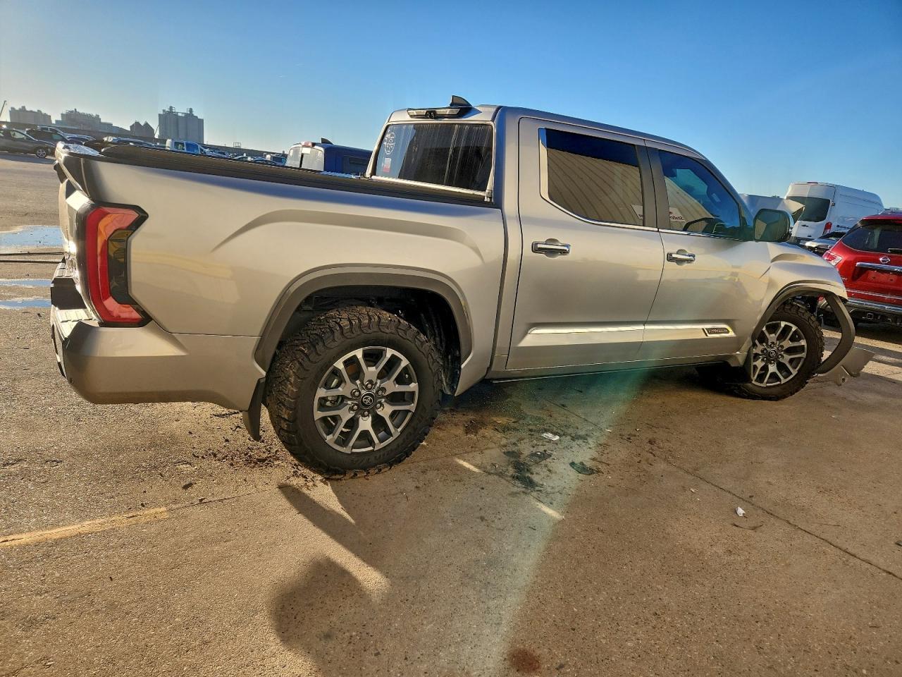 2025 Toyota Tundra Crewmax Platinum - Фото 3