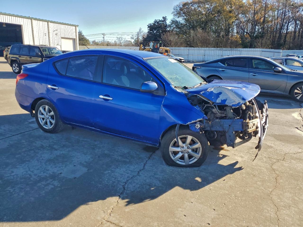 2014 Nissan Versa S - Фото 4