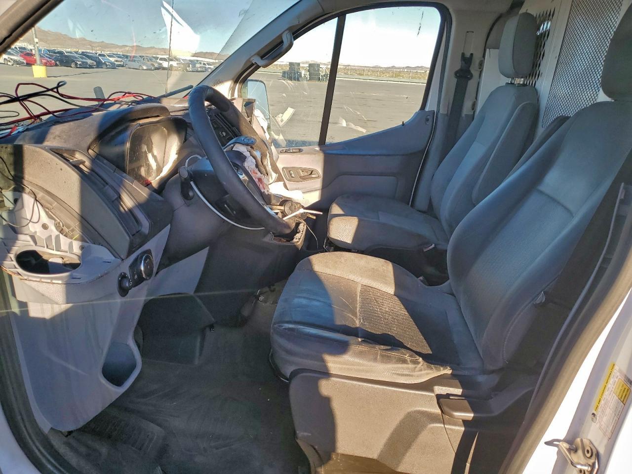 2015 Ford Transit 250 Delivery Van - Image 7