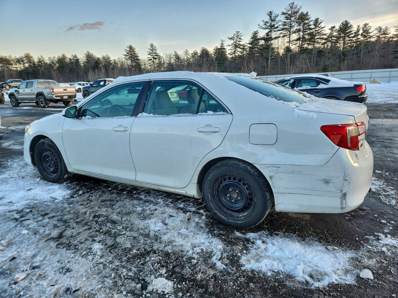2013 Toyota Camry L - Фото 2