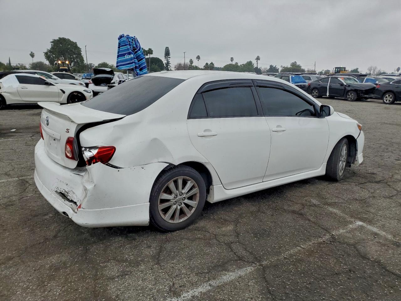2010 Toyota Corolla Base - Фото 3