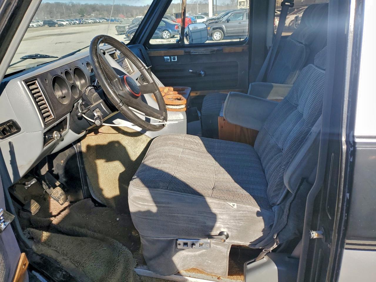 1990 GMC Rally Wagon / Van G2500 - Фото 7